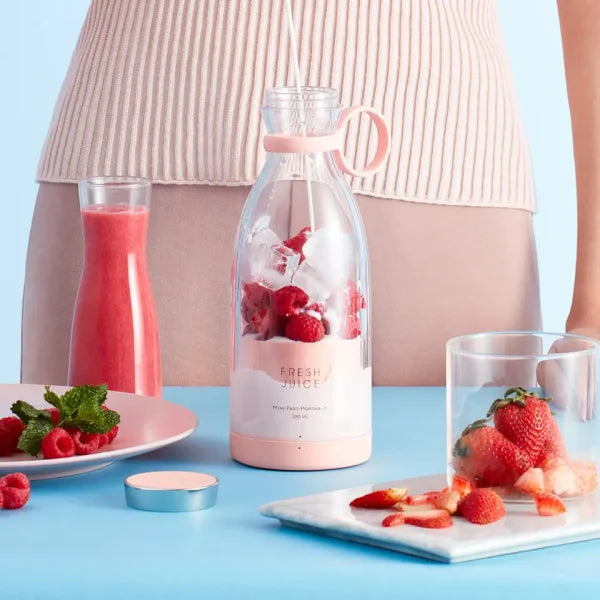 Mini Portable Electric Fruit Juicer & Smoothie Blender (Random Colors)